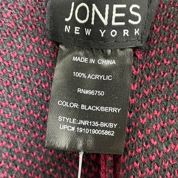 Women's Poncho Black Wine Color Size 100% Acrylic One Size Jones New York NWT - Picture 4 of 8